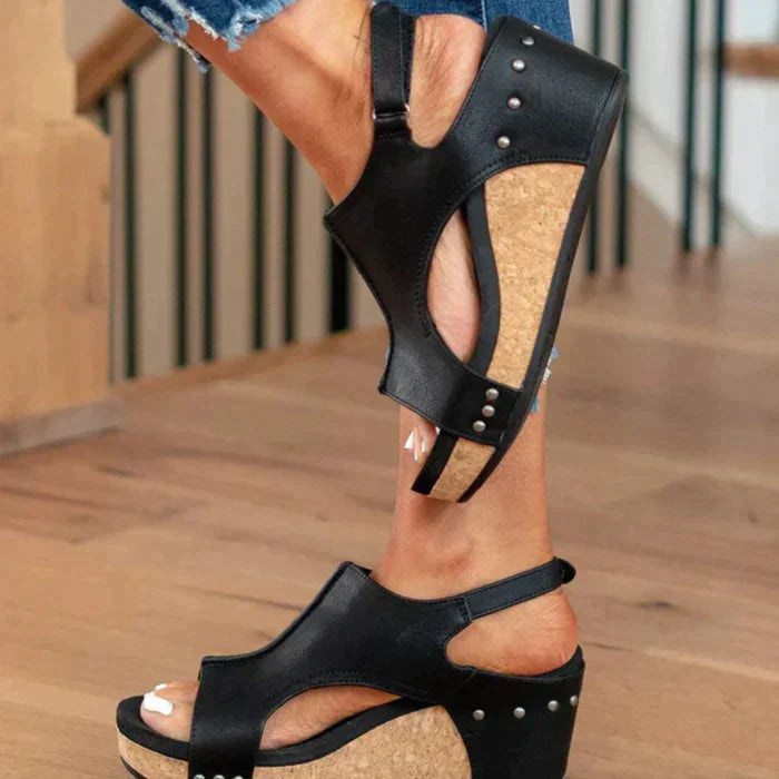 SereneStep™ - Ortopediska Sandaler med Klackar